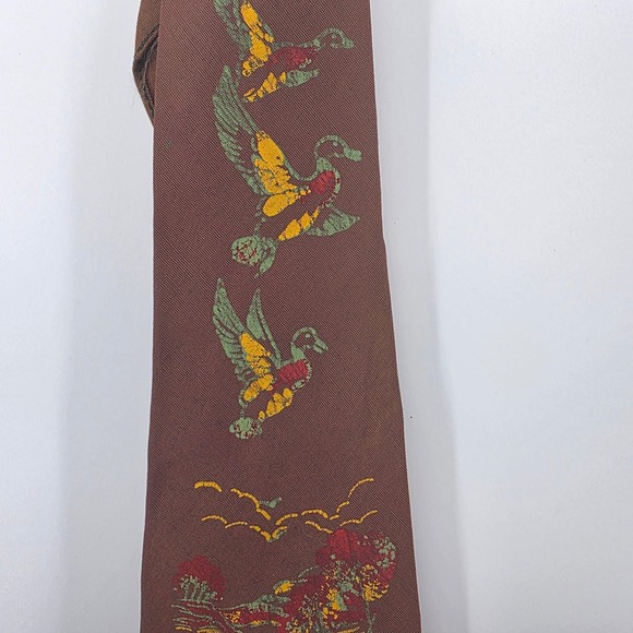 Vintage Arco Brown Hunting Dog Duck Print Silk Necktie Men's Fashion Accessory